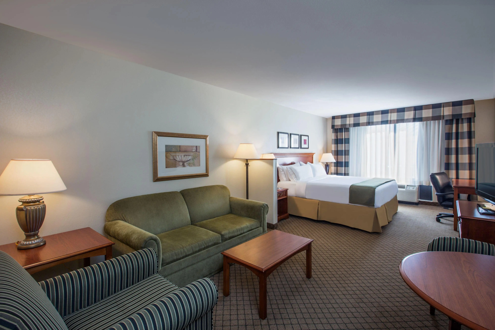 Holiday Inn Express & Suites Flowood by IHG