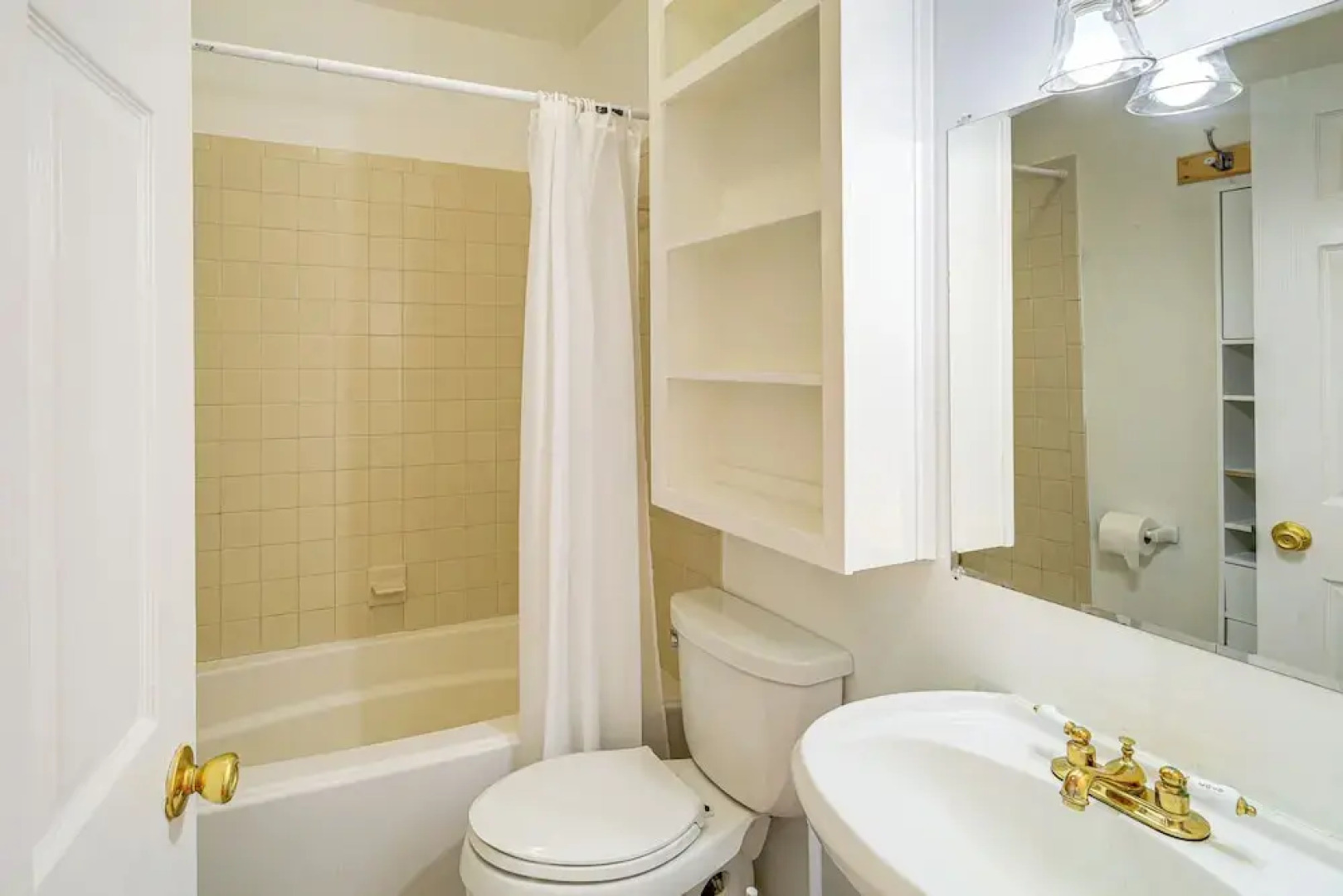 Walk to Main Street! Home in Historic Jonesborough