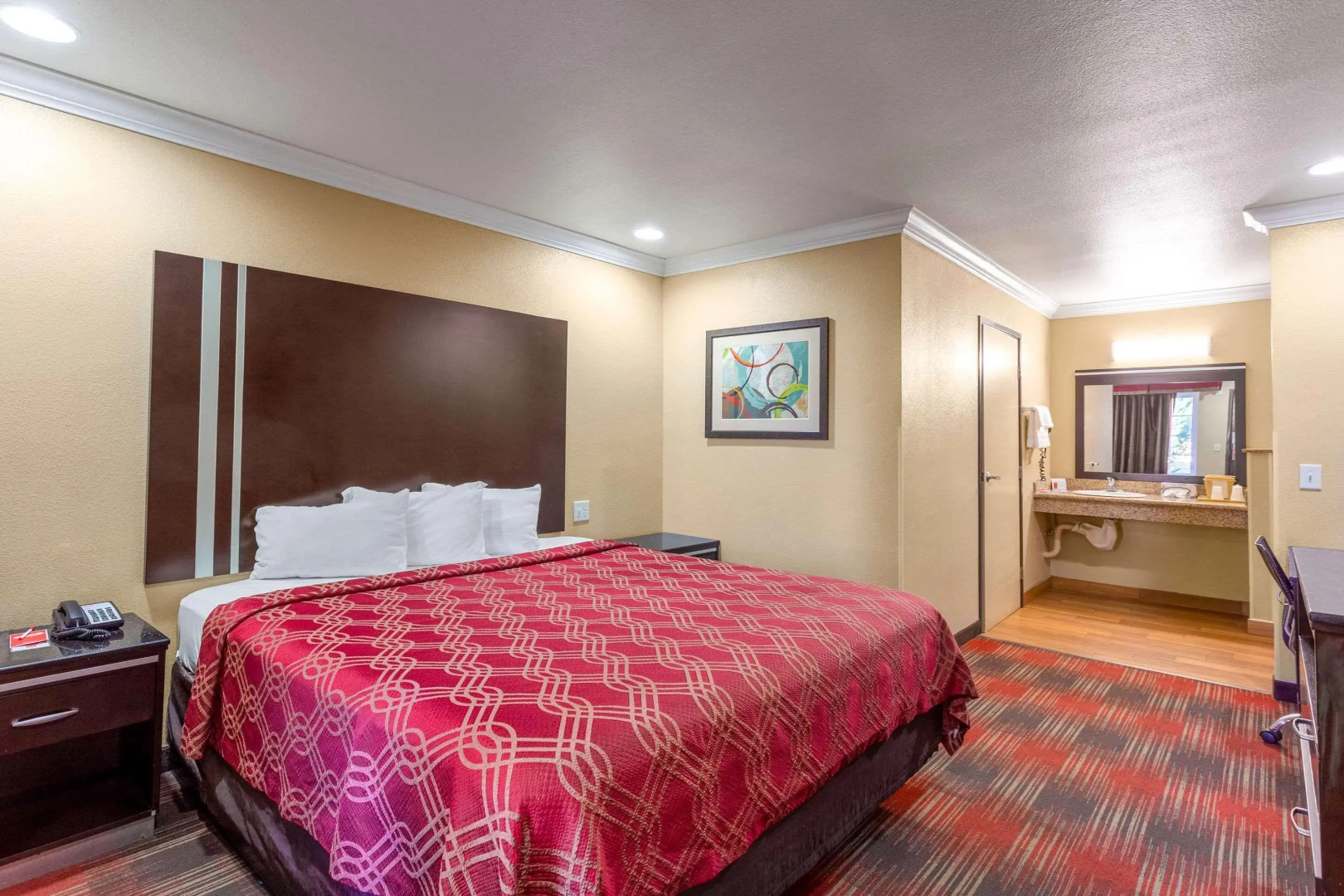 Econo Lodge Inn & Suites Escondido Downtown