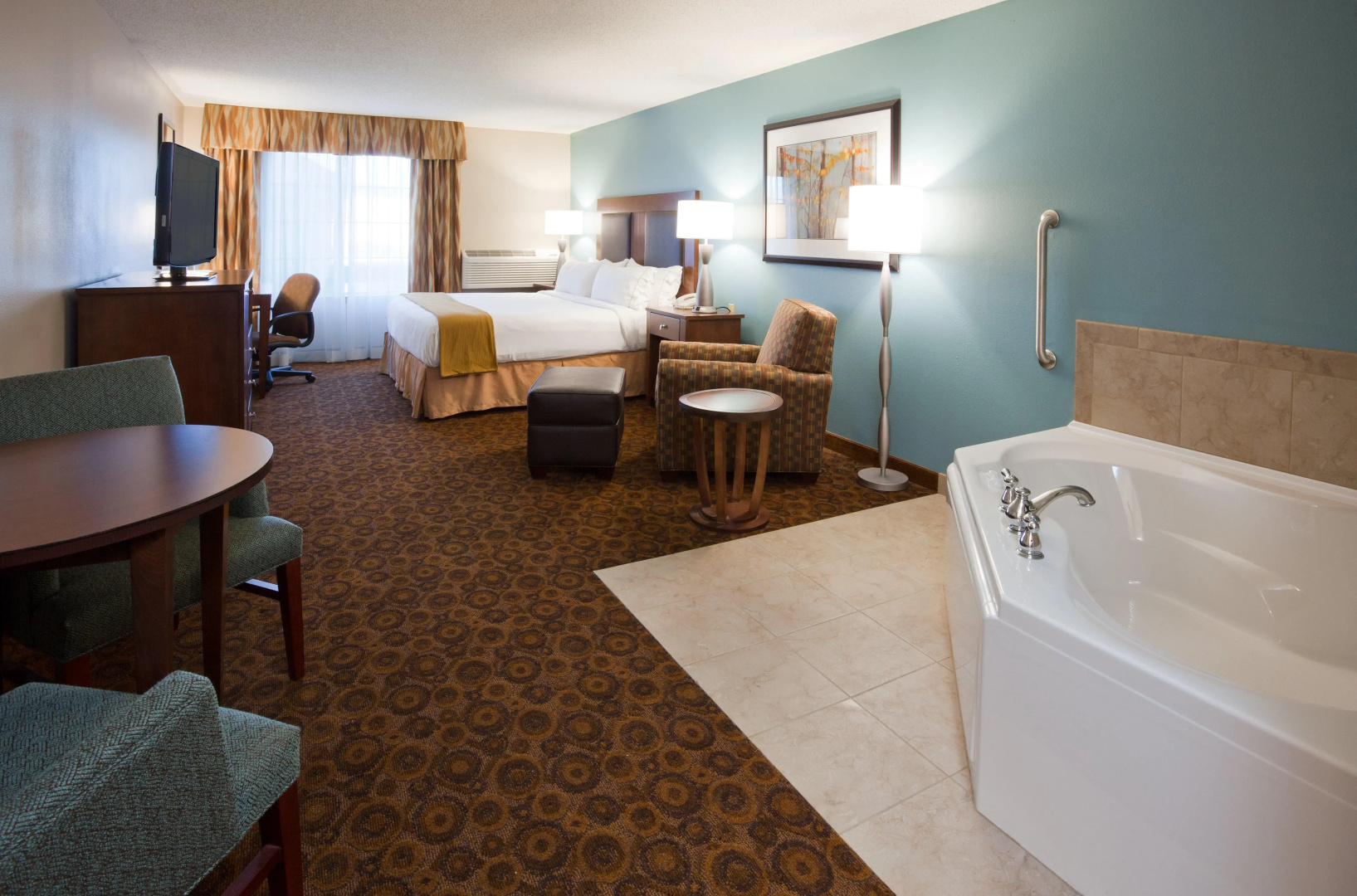 Holiday Inn Express Hotel & Suites St. Cloud by IHG