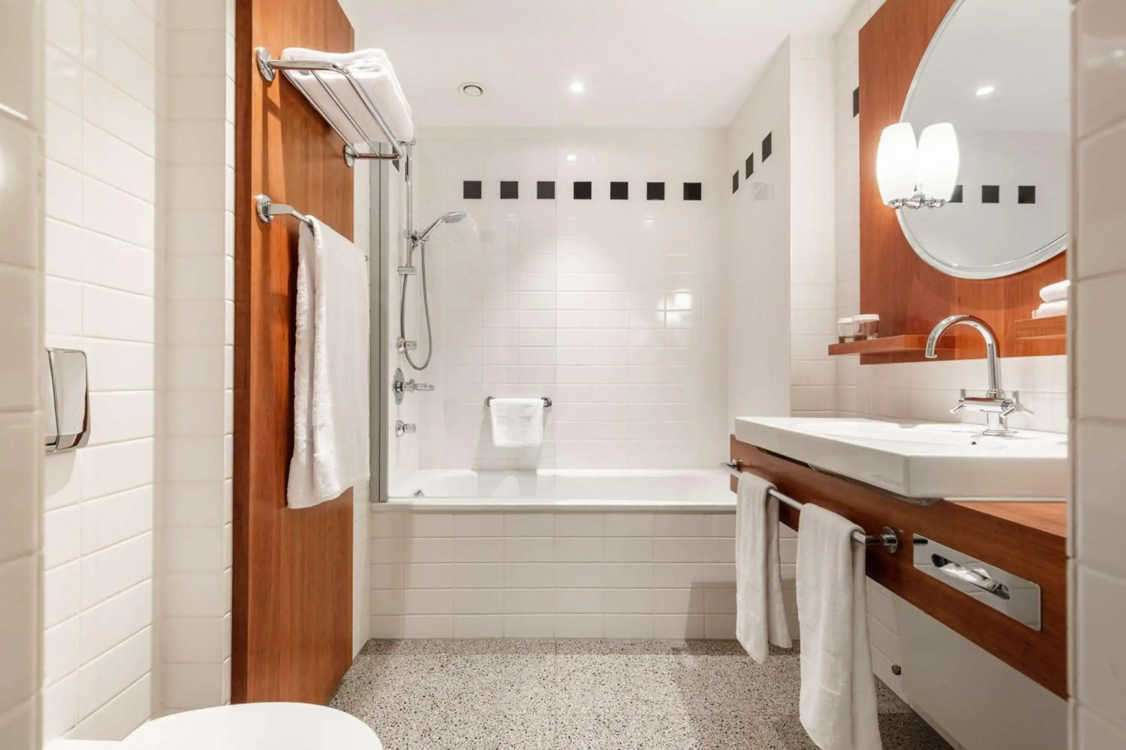 Отель Montholon Paris