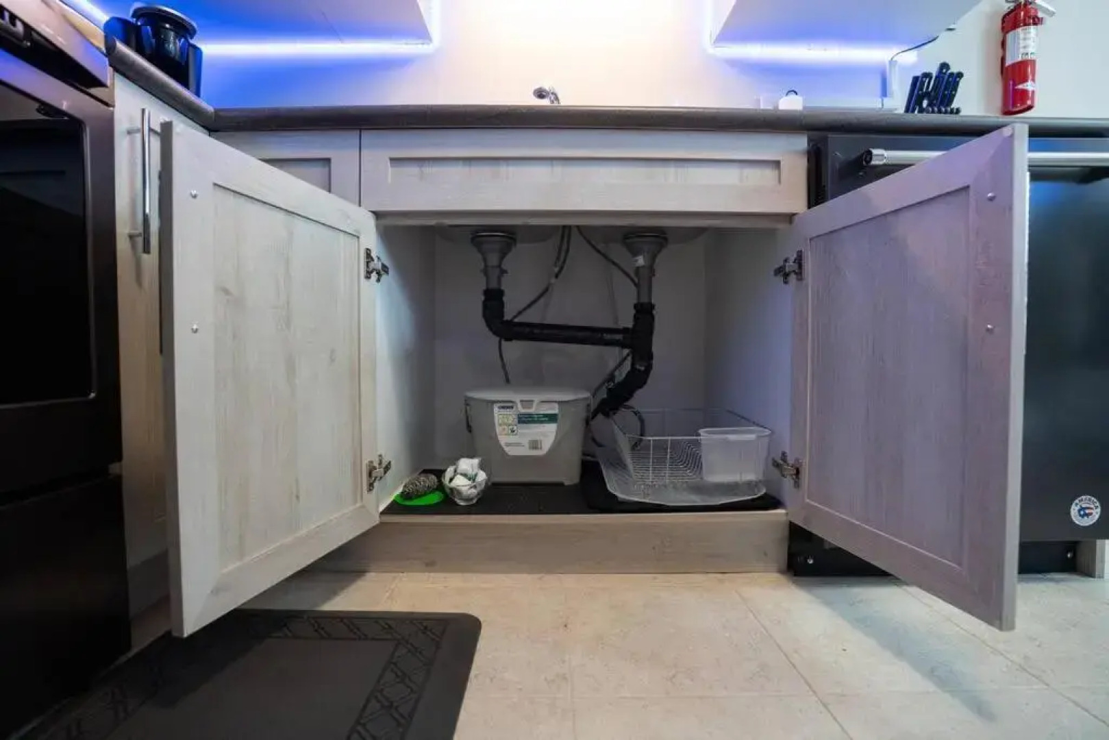 8 BEDS The Central - 15 Mins To The Falls