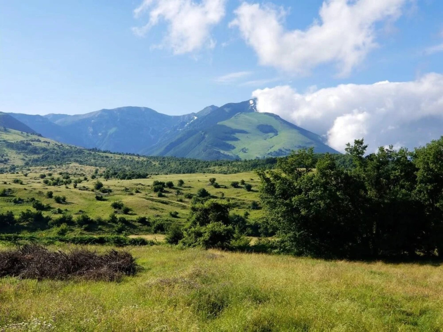 Apartment With one Bedroom in Abbateggio, With Wonderful Mountain View, Enclosed Garden and Wifi - Near the Slopes