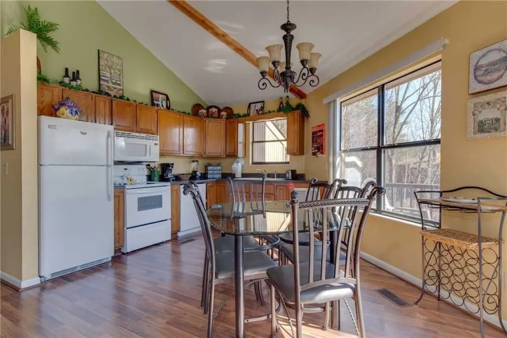 Smoky Mountain Dreams - Three Bedroom Cabin