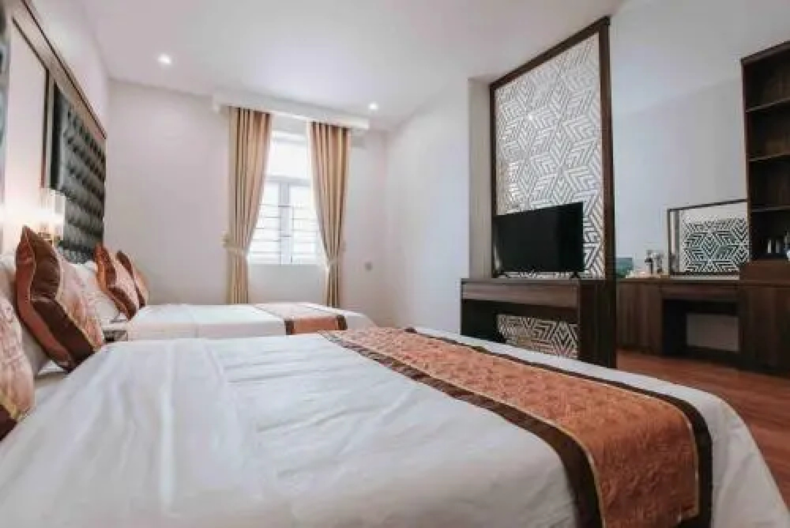 Golden Coto Hotel