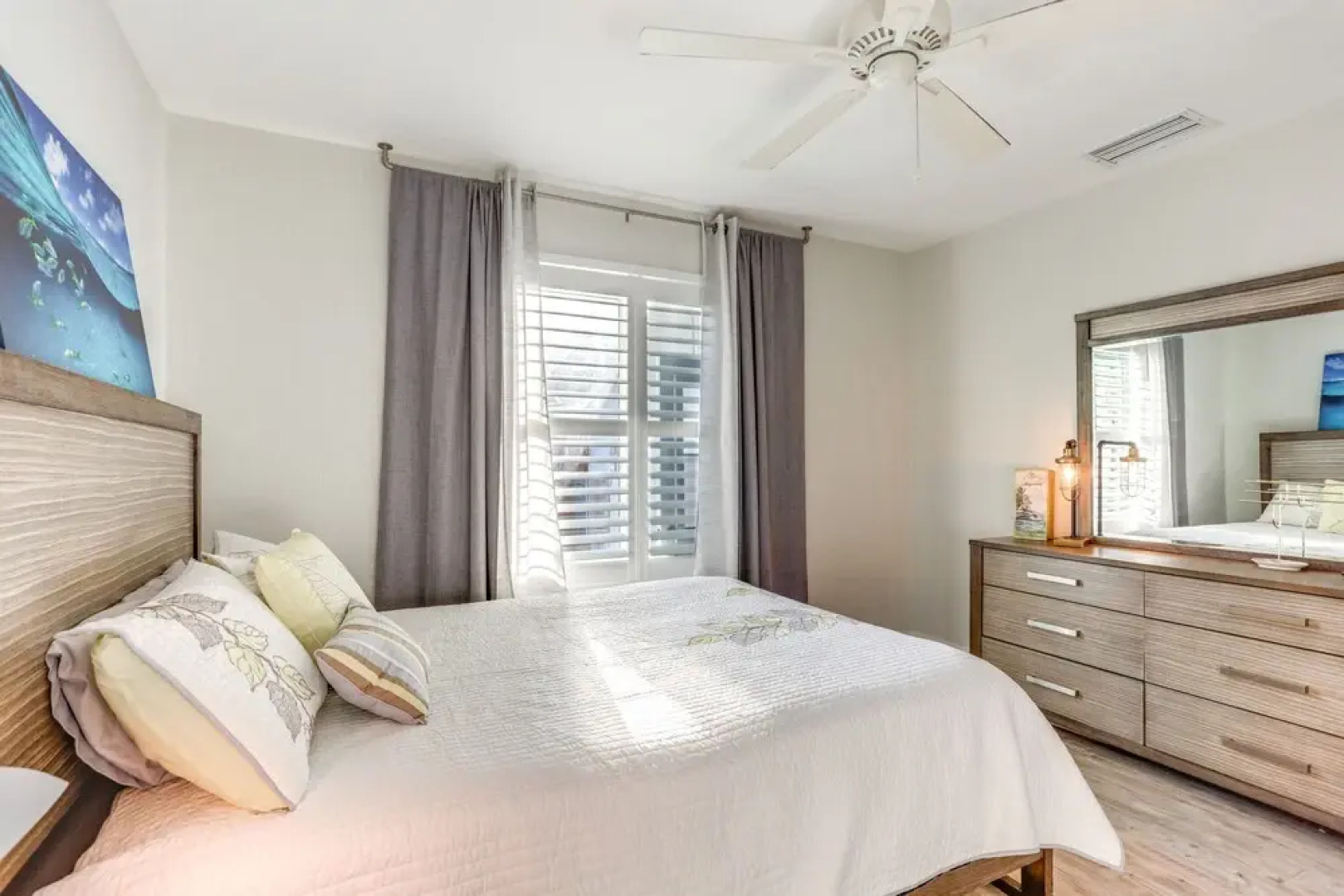 Bright Home w/ Sauna & Deck: 1 Mi to Dtwn Stuart!