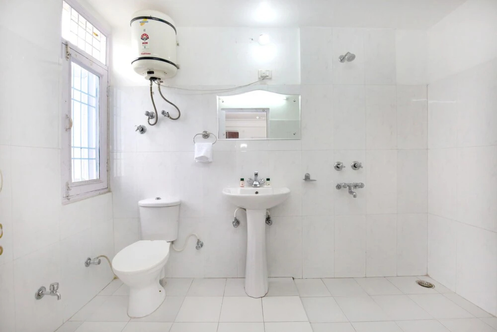 OYO 9347 Home Hill View Apple Orchid 2BHK Villa Fagu