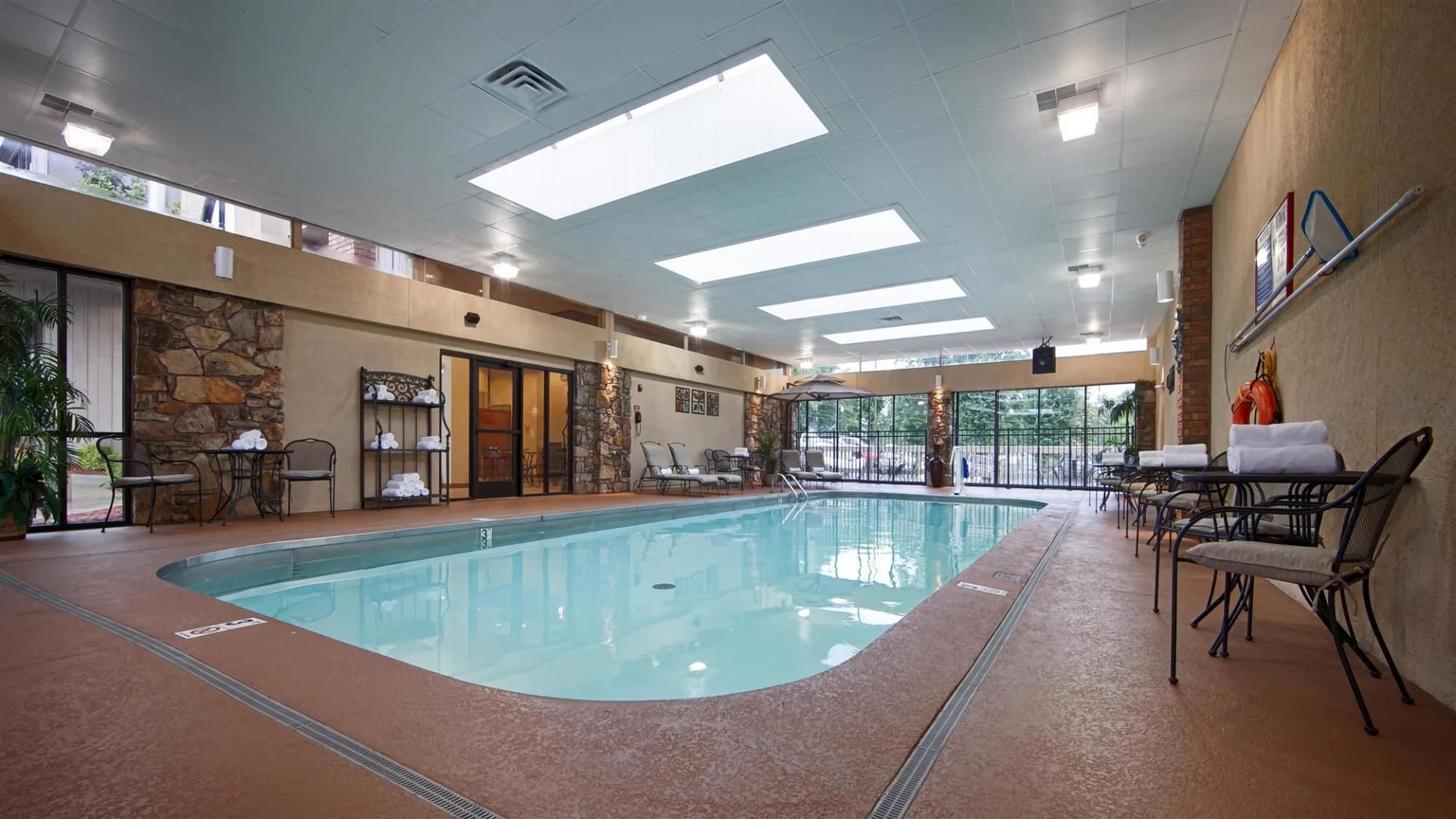 Best Western Plus Landing View Inn & Suites