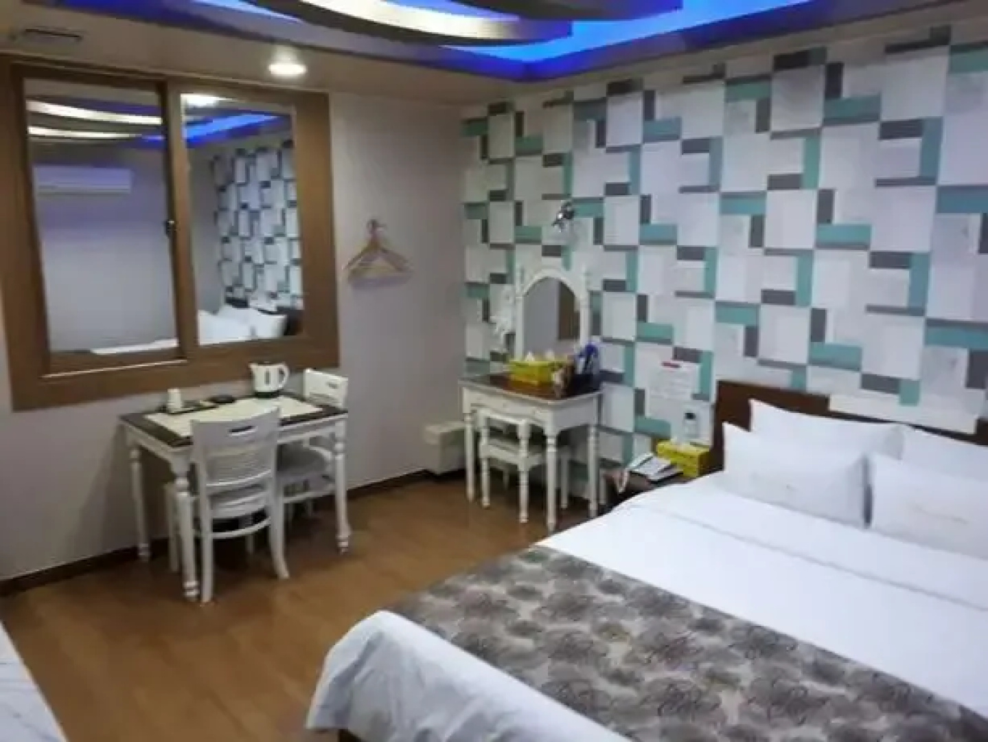 Tiffany Motel
