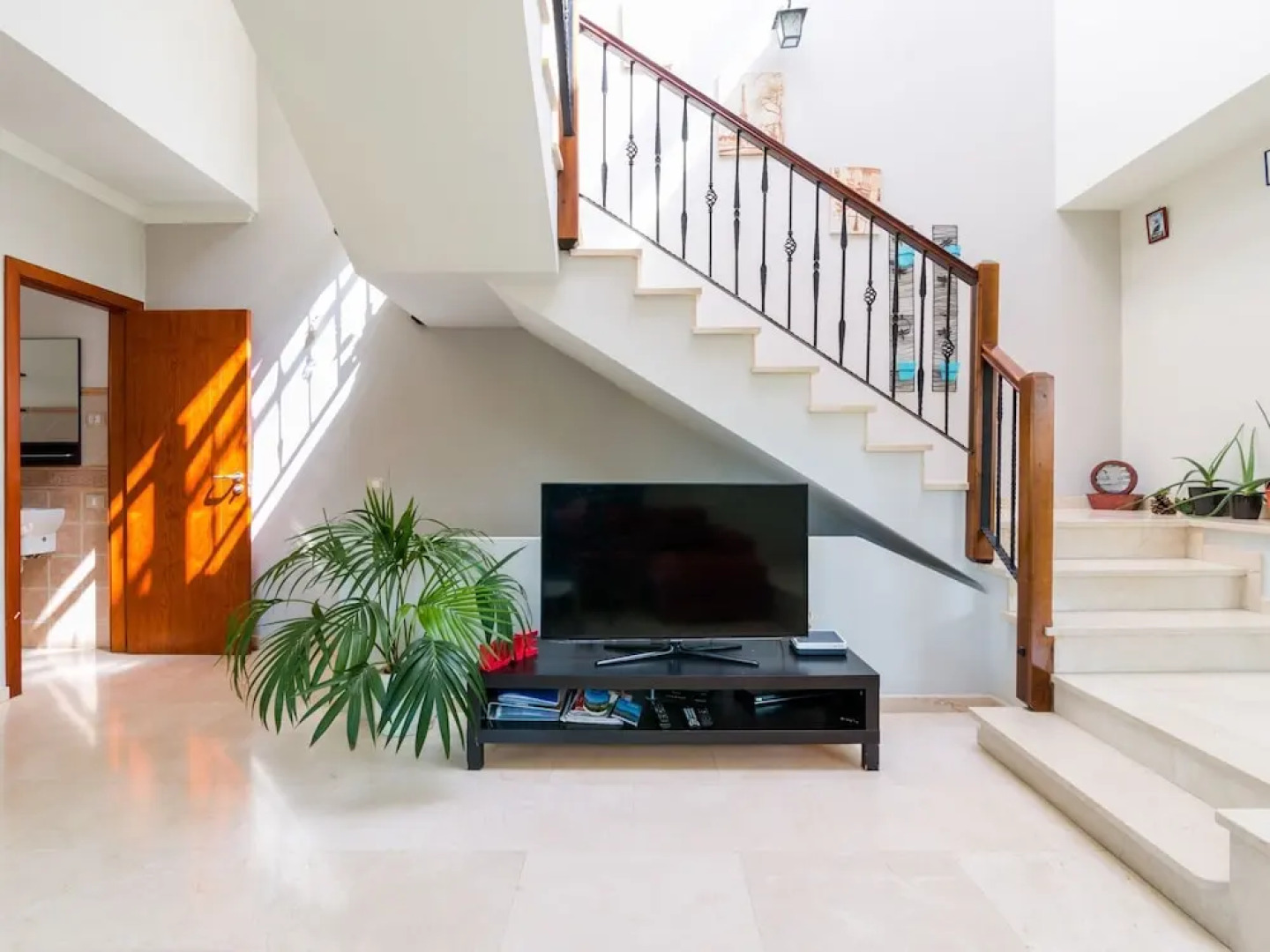 Spacious Apartment in Cruce de Arinaga With Terrace