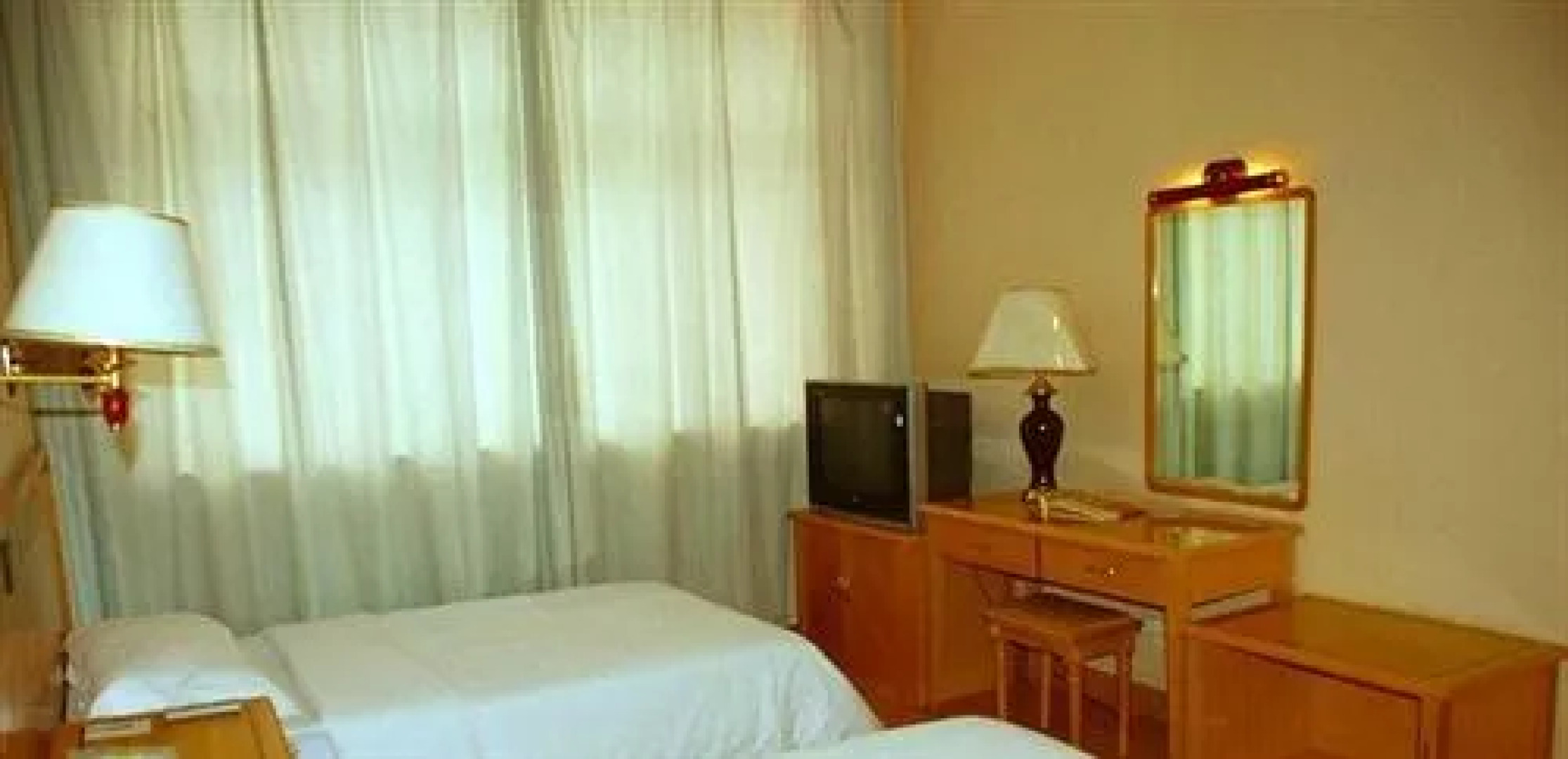 Thank Inn Chain Hotel Pingdingshan Weidong District Jianshe Road Trade Plaza