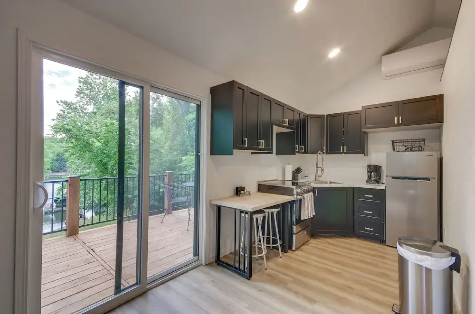 Waterfront Escape: Ozarks Home + Guest House!