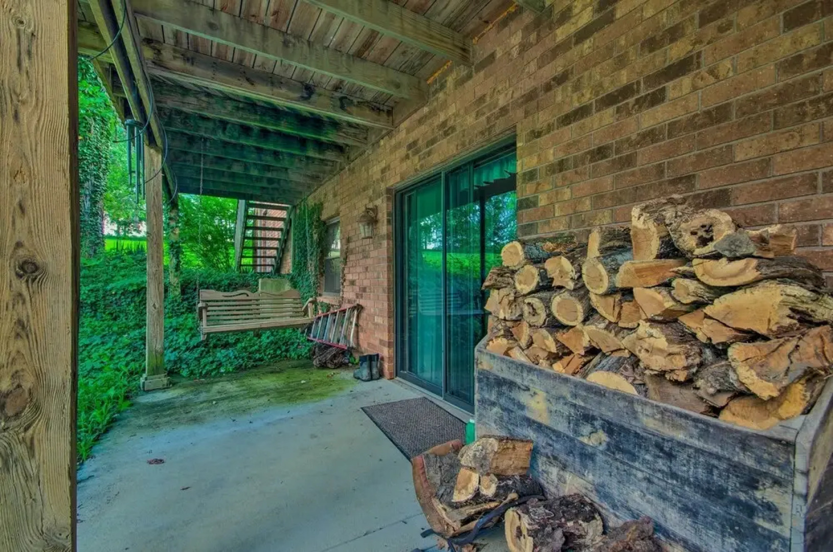 Cozy Hallsville Apartment w/ Shared Hot Tub!