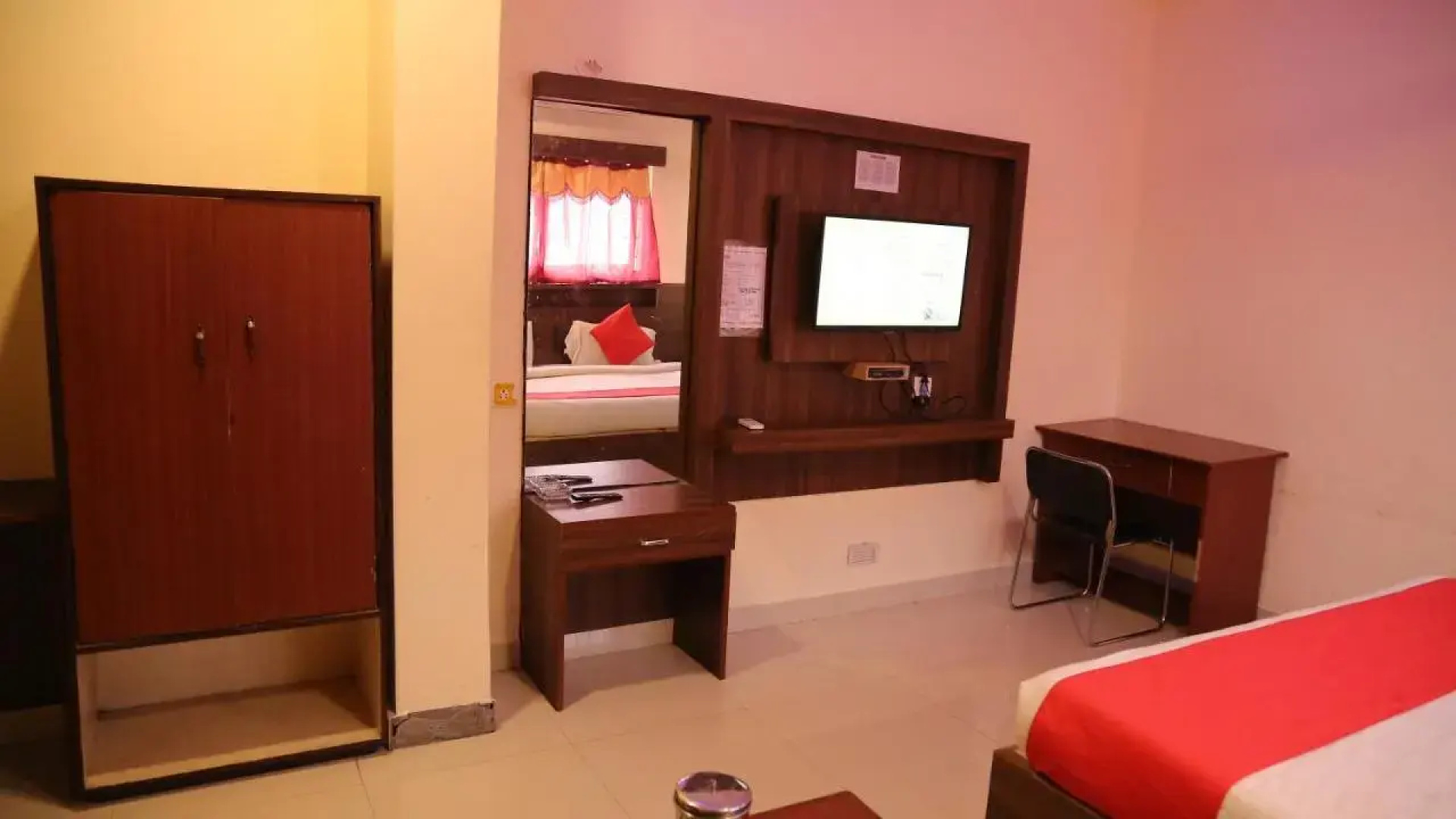 OYO 23687 Kumaran Millennium Residency