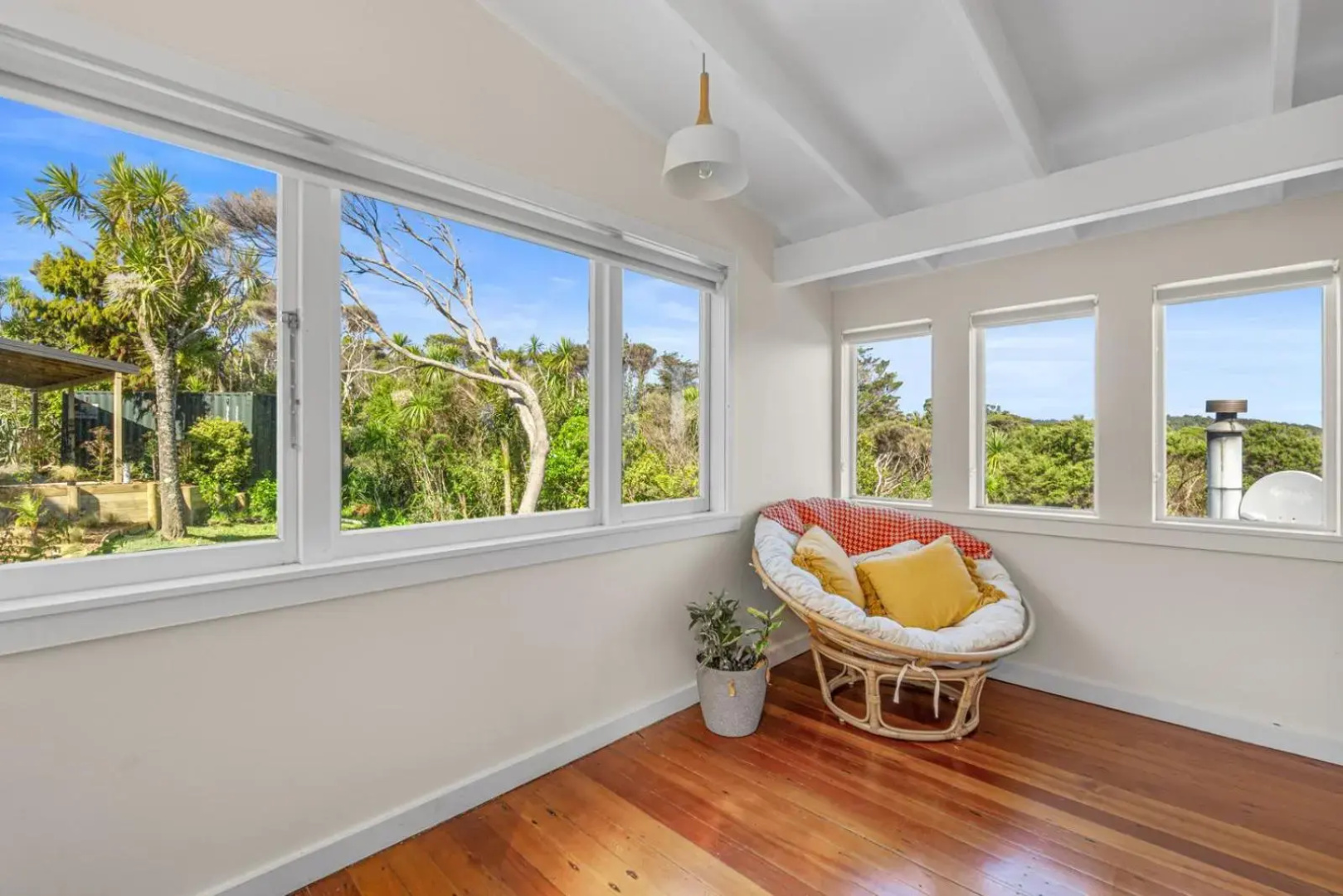 Piha - City Escape, Piha Holiday Home