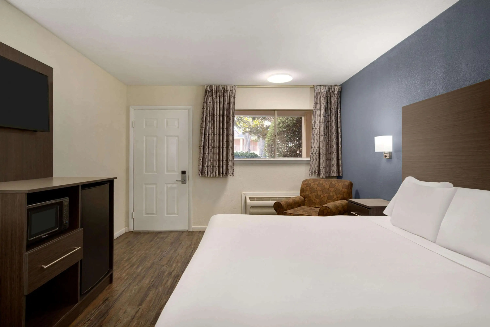 Days Inn by Wyndham Lawton