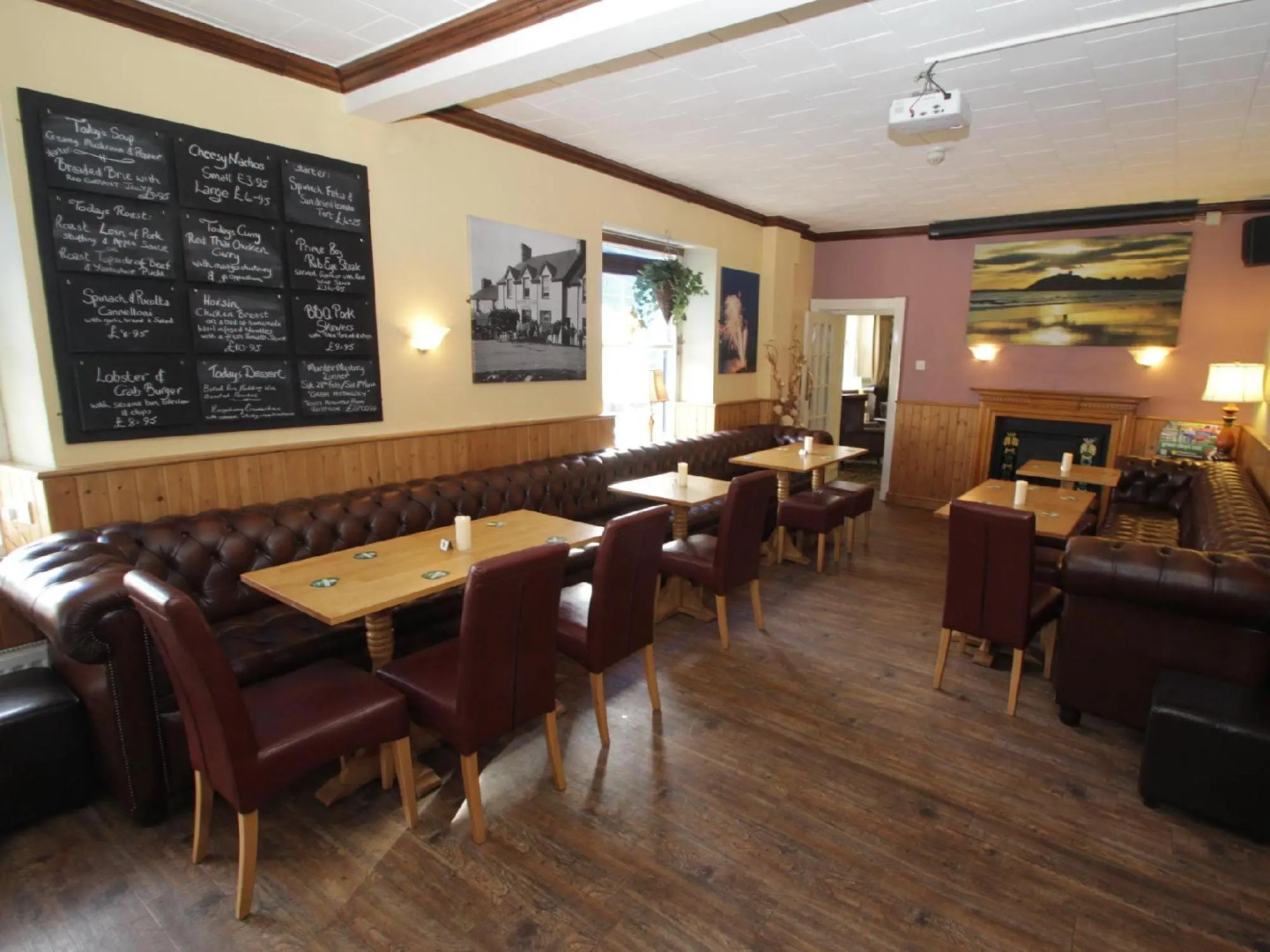 Lion Hotel and Studio Apartments