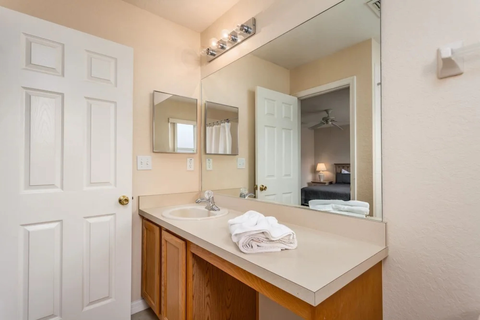 Regal Oaks-RU959 Villa	