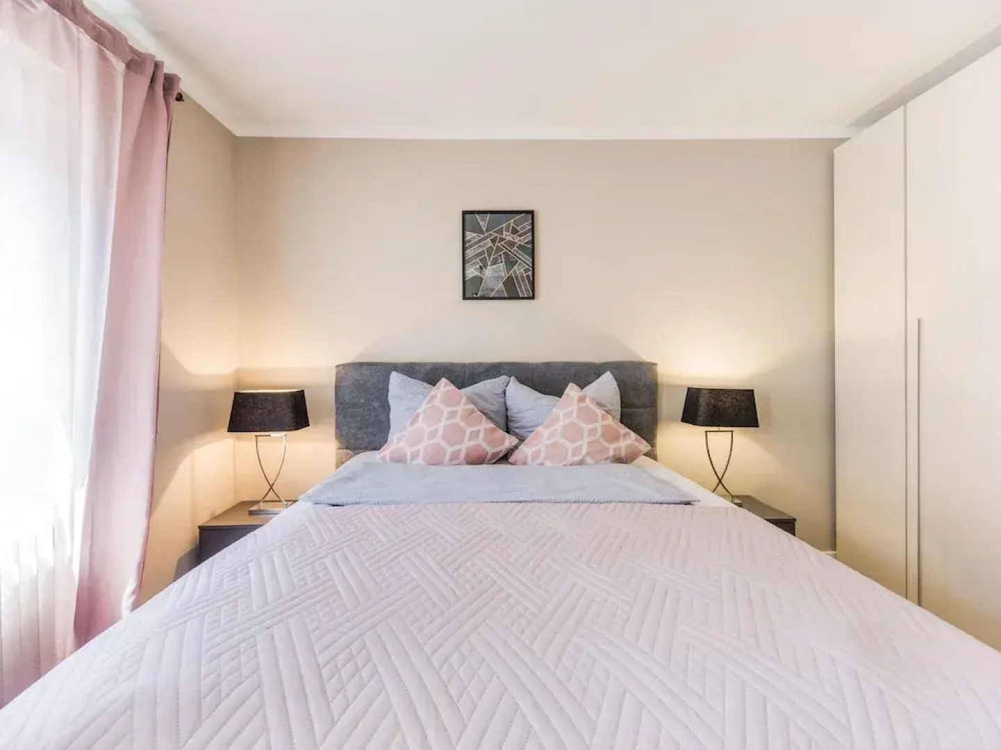 Modern Apartment With Terrace