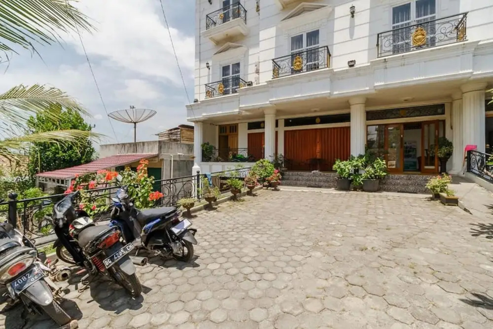 RedDoorz Syariah near Lahat Station