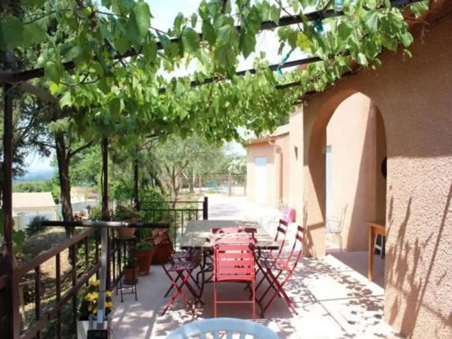 Villa With 3 Bedrooms in Eyragues, With Private Pool, Enclosed Garden