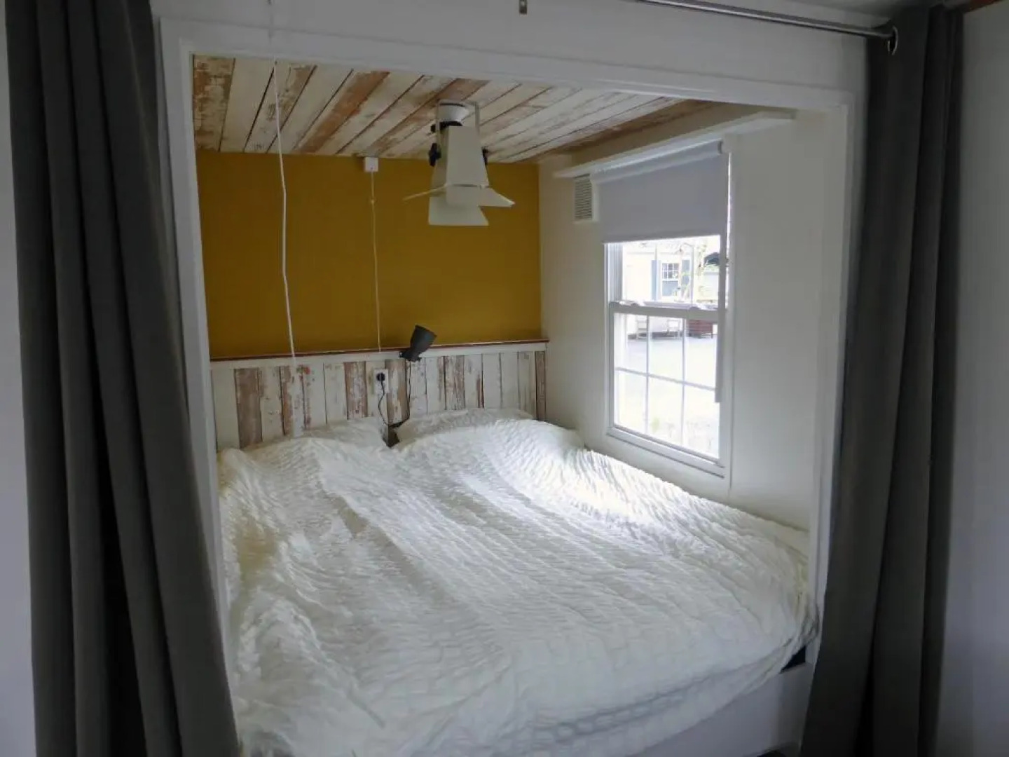 Tiny house Appelvinkje, huisje met bedstee in bosrijke omgeving