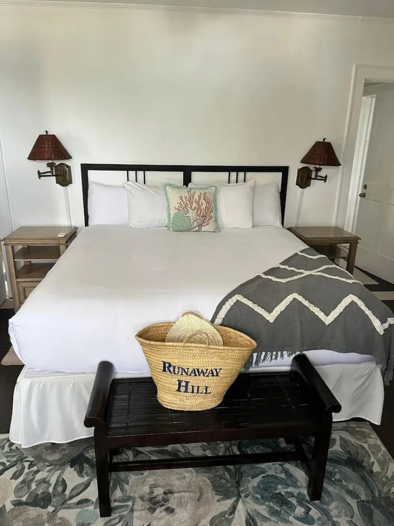 Runaway Hill Inn