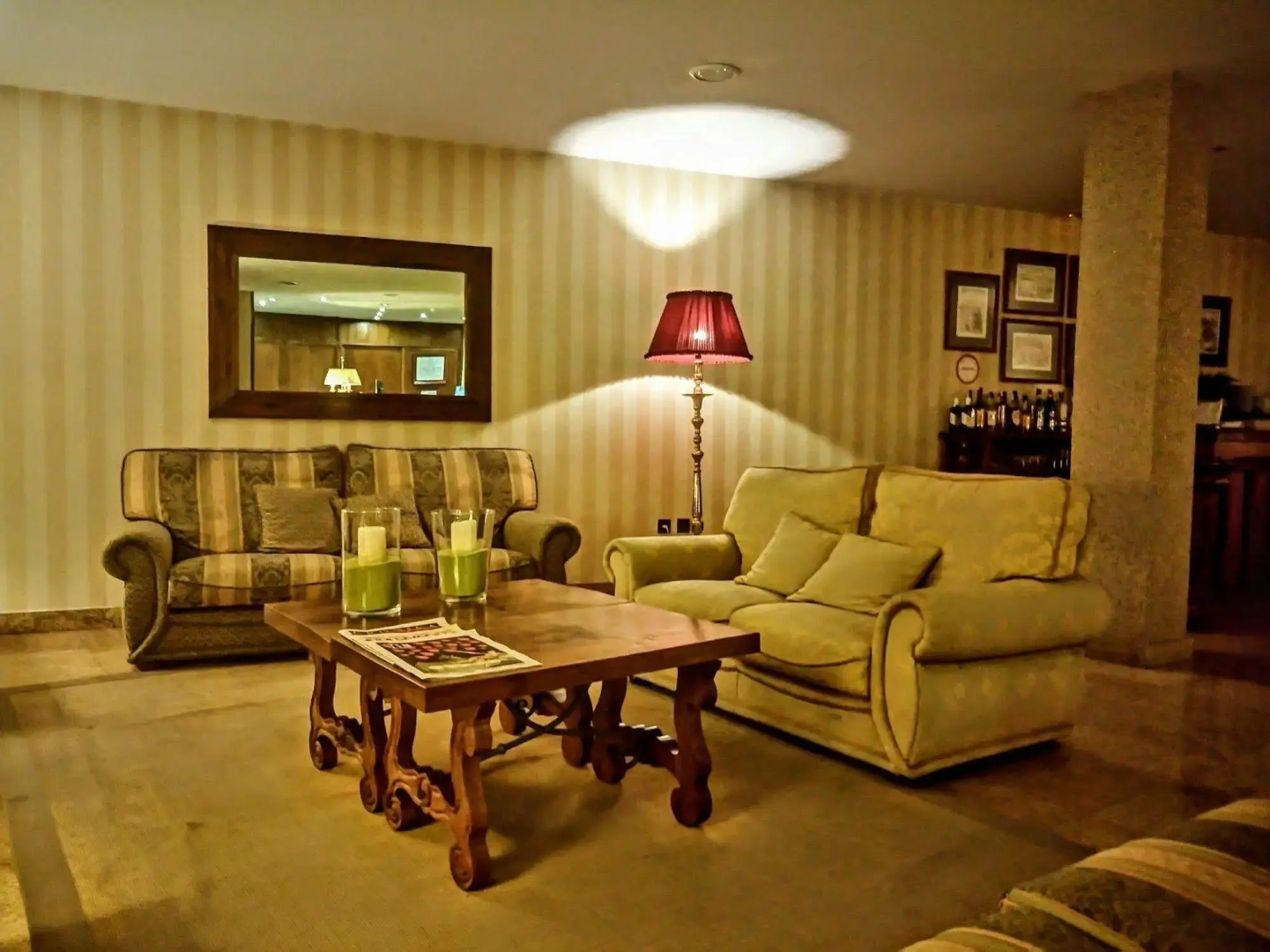 Hotel Ele Puente Romano