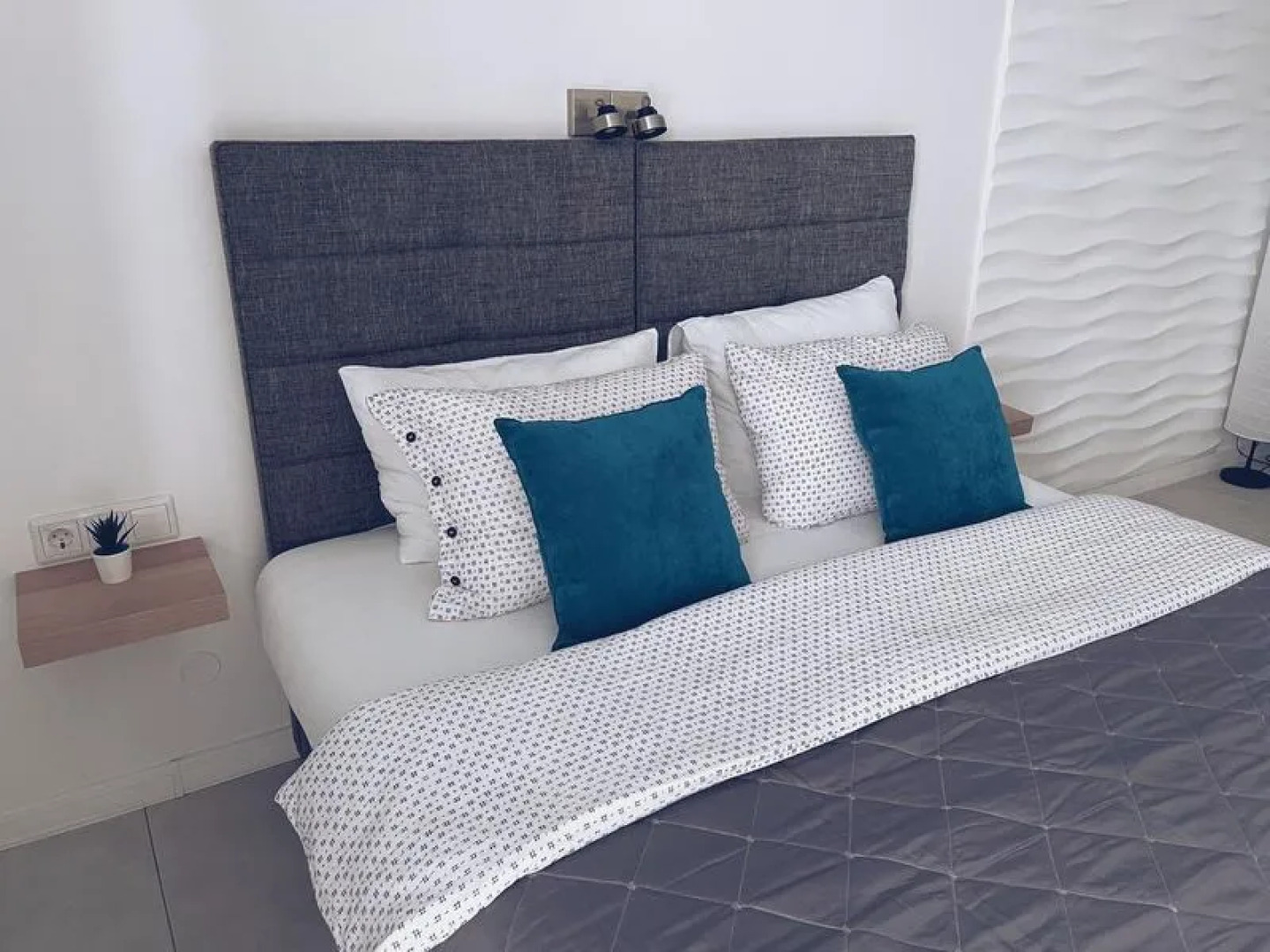 Apartments, on. Karla Marksa, 183