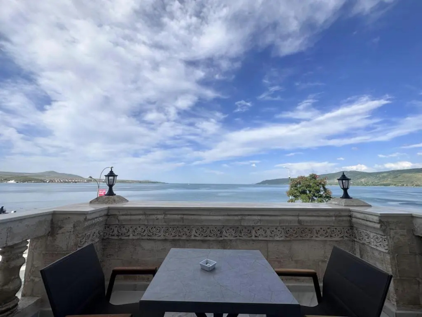 Beyaz Köşk Hotel & Cafe