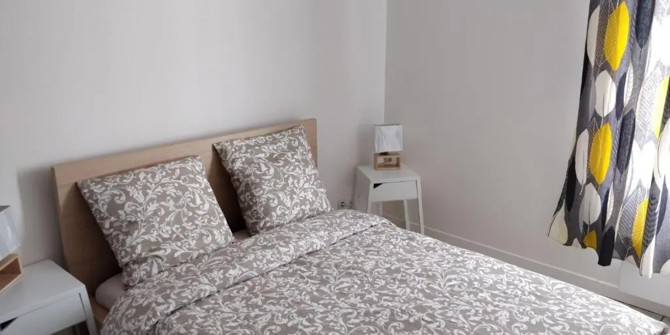 Modern 1 bedroom apartment near the metro.