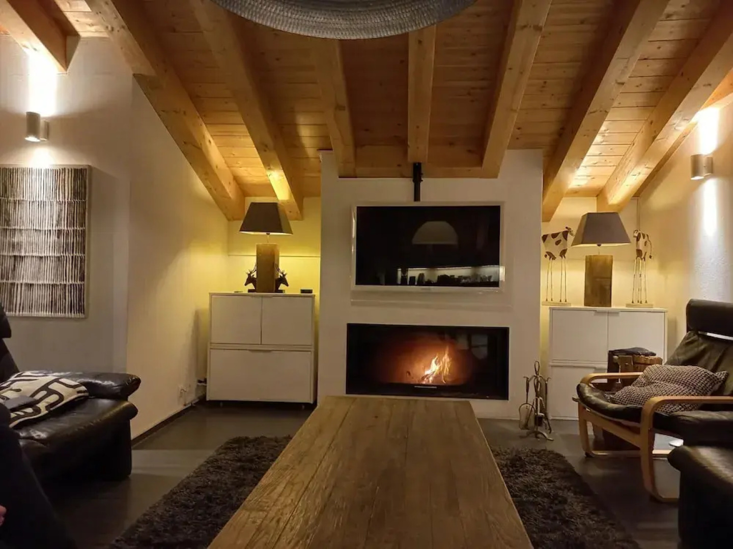 Hilltop Apartment With Valley Views