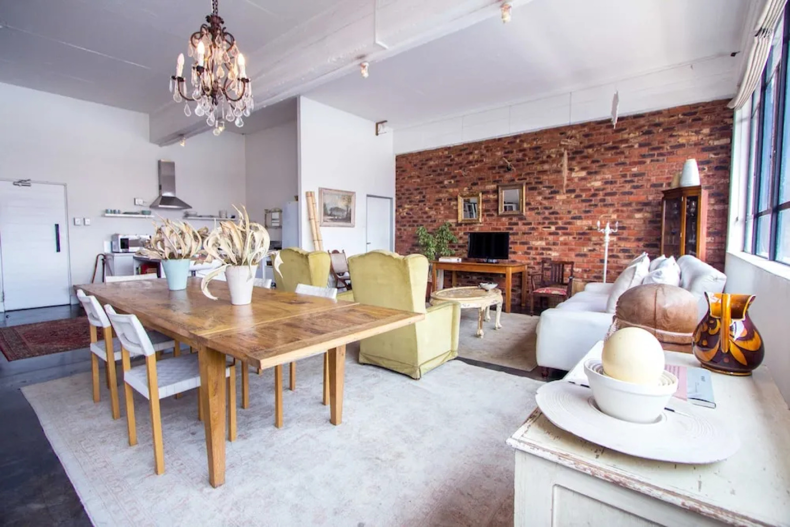 12 Decades Art Hotel