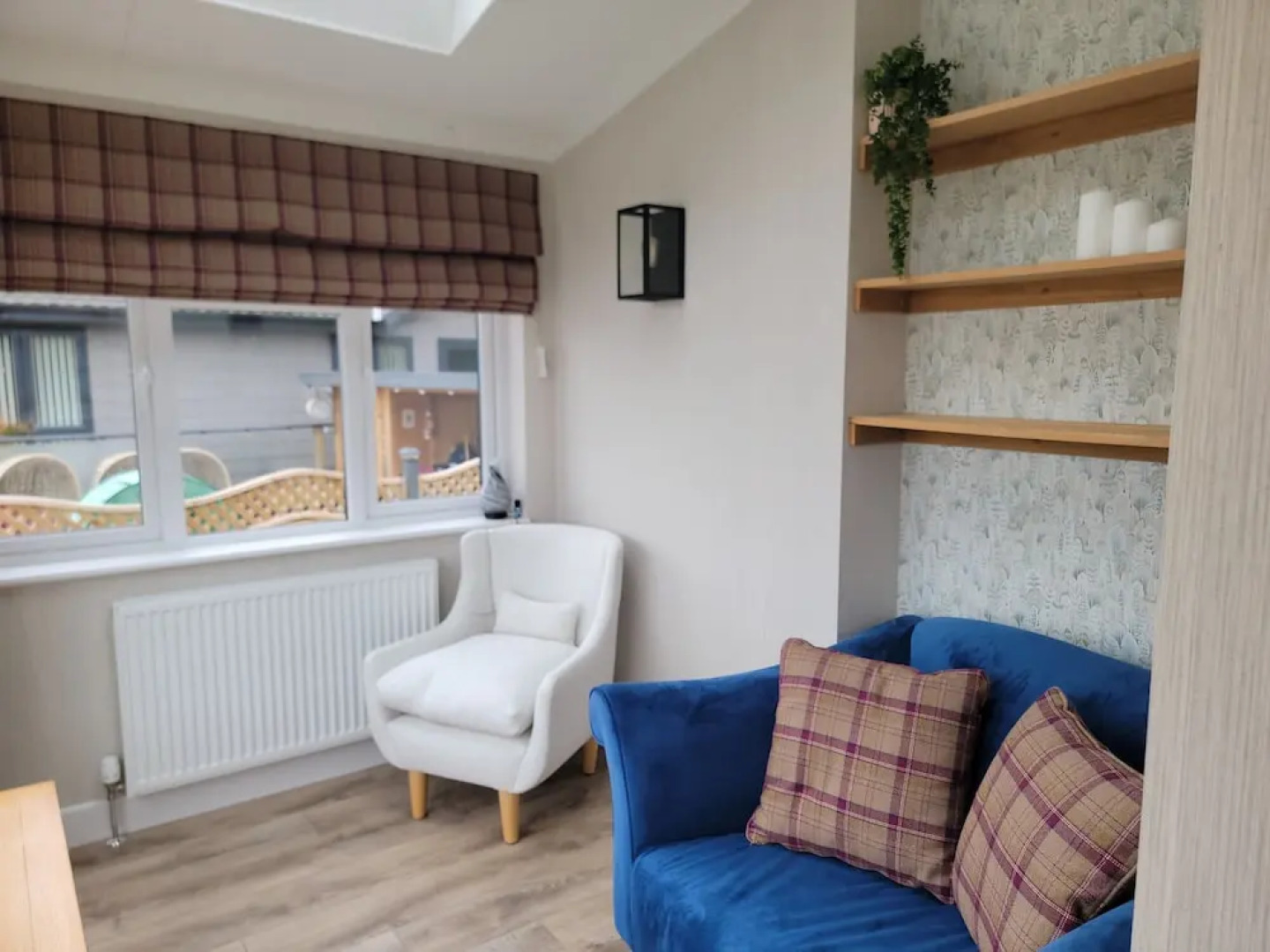 Luxury 2-bed Lodge in Routh, Sleeps 4 With Hot Tub