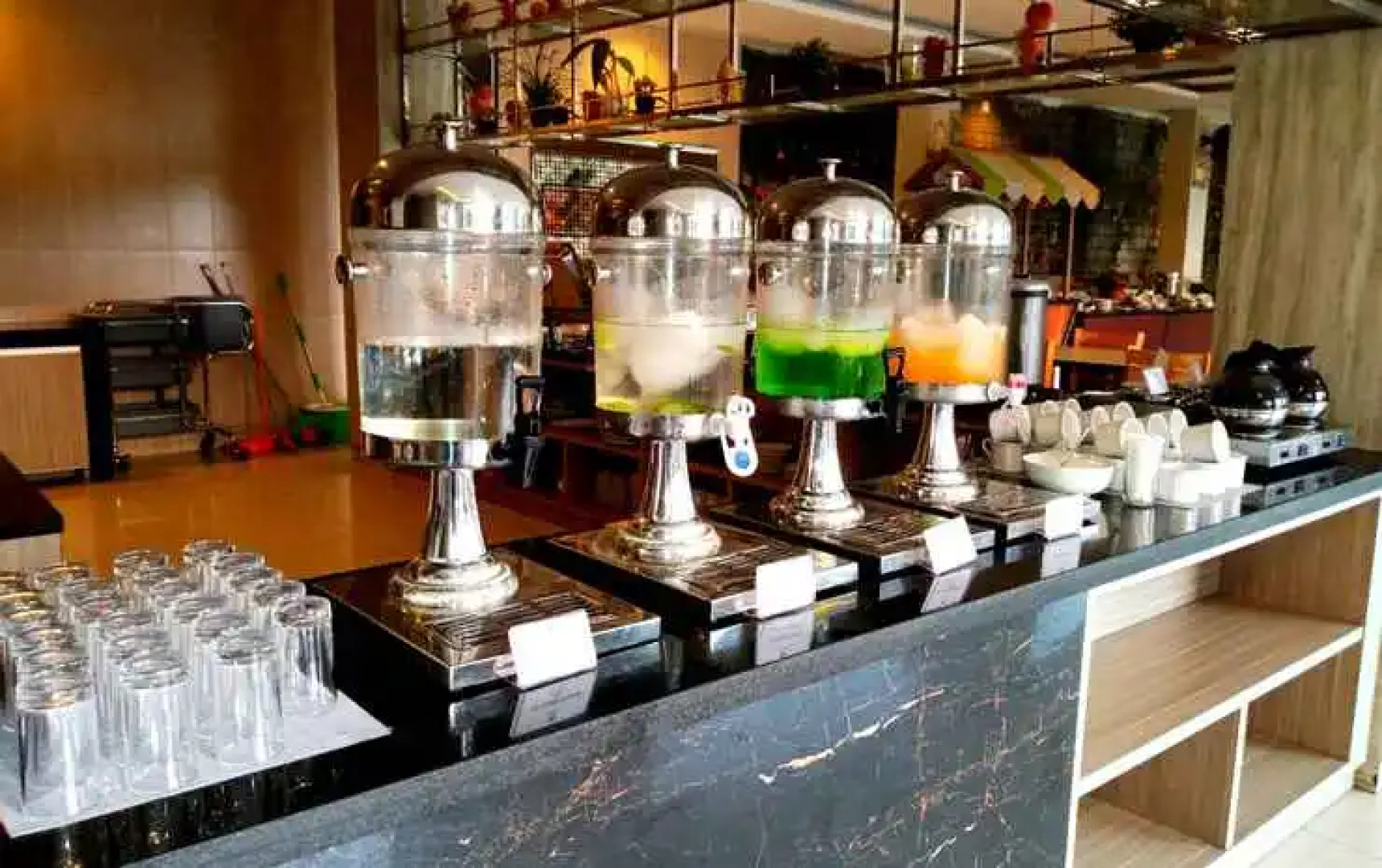 Amazing Riverside Hotel