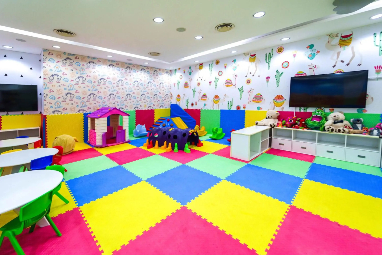Mercure Dubai Barsha Heights Hotel Suites And Apartments