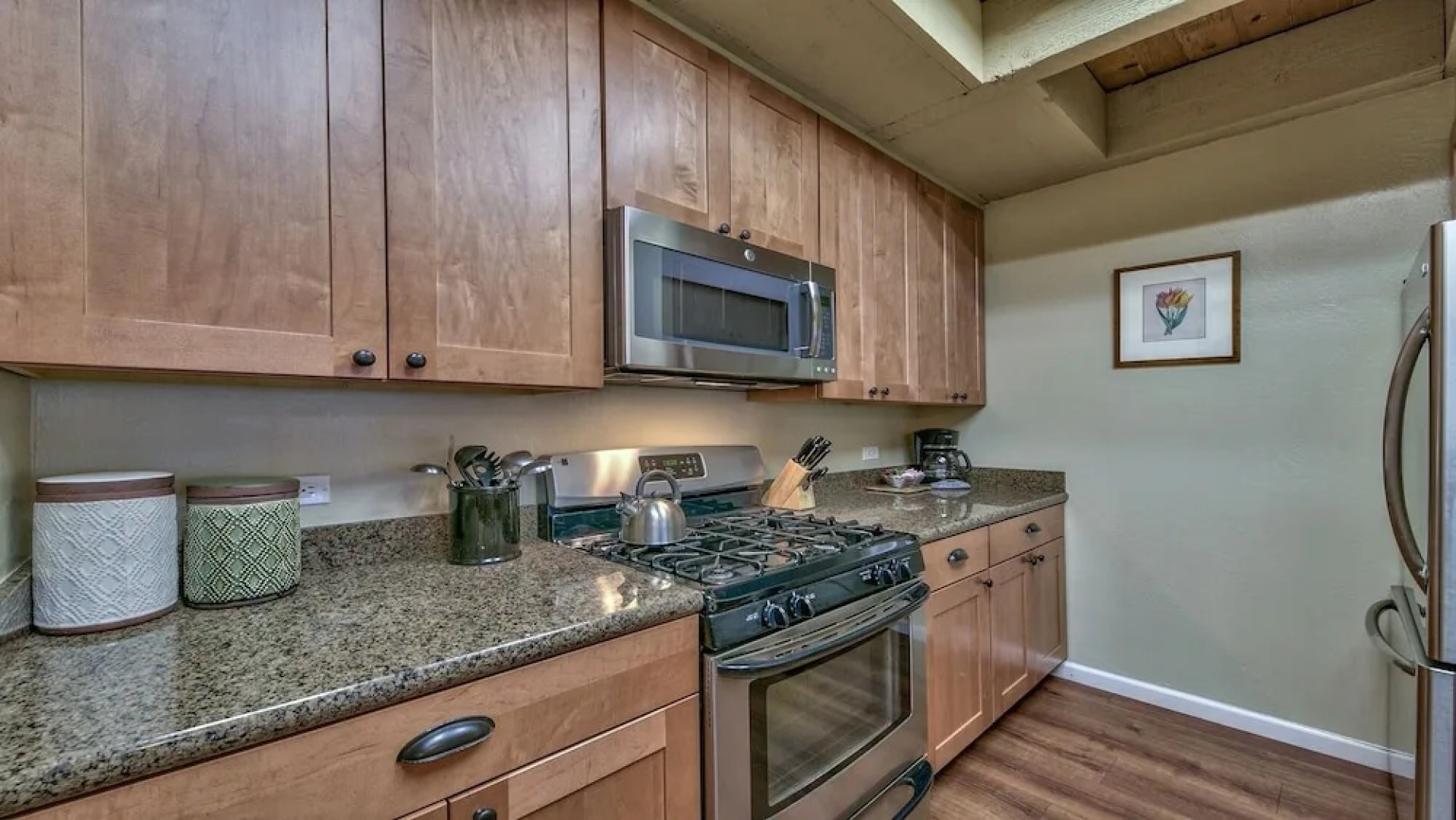 628 Lake View