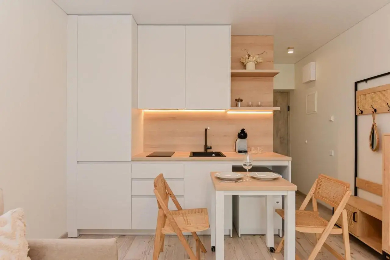 Stunning Seaside Studio with terrace and pool