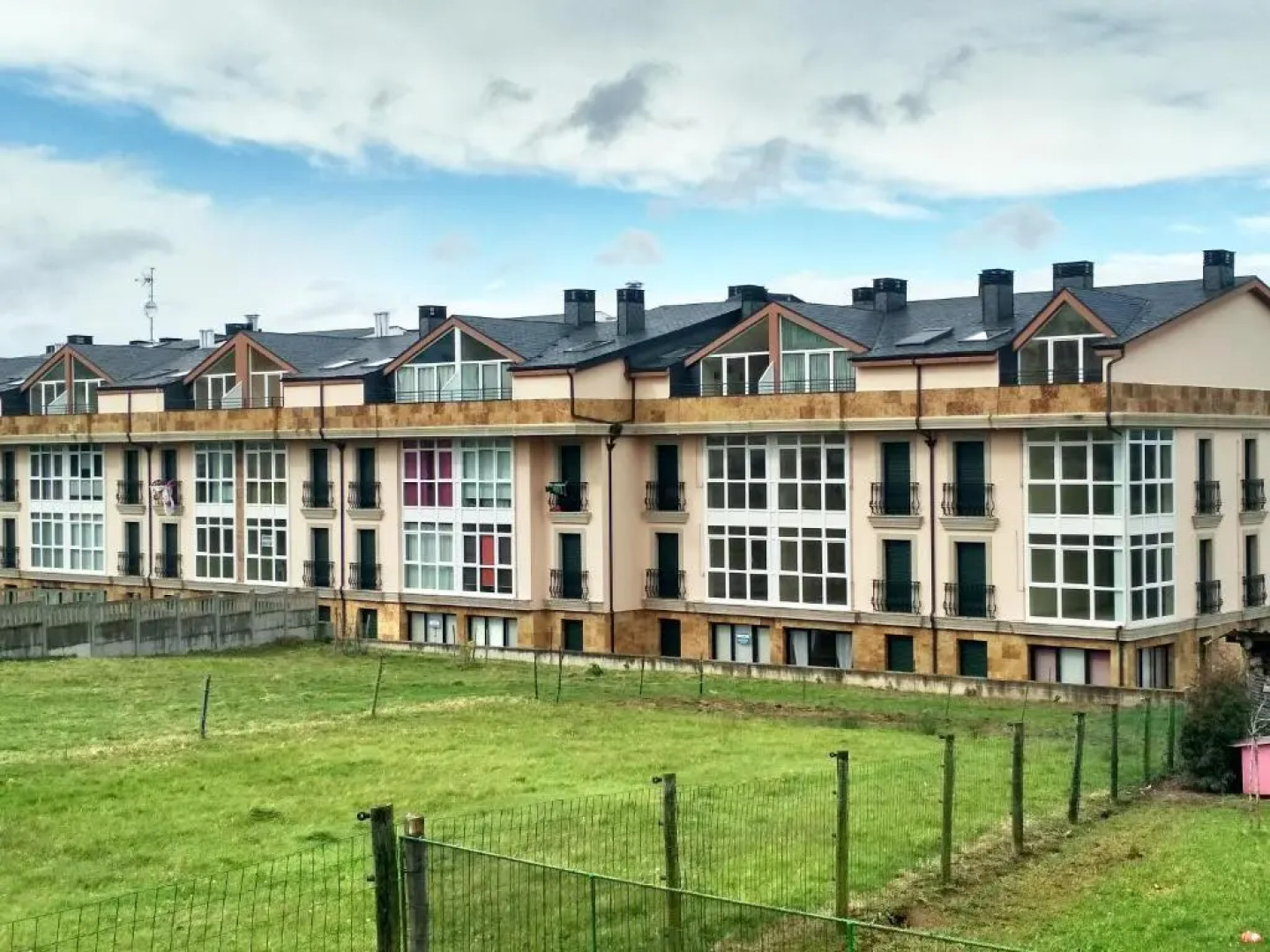 Apartamentos Playa Catedrales 3000