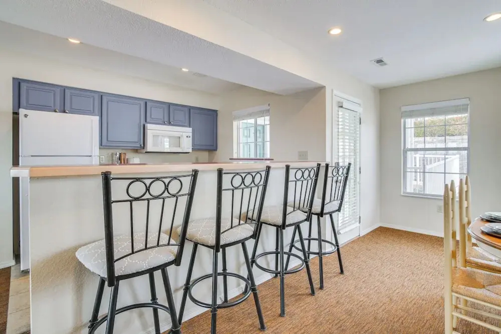 Resort Hot Tub Access! Table Rock Lake Condo