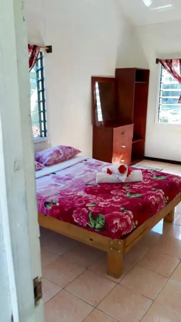 Safe Landing Eco Lodge