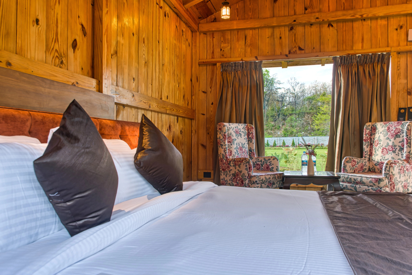 Pumpkin Hotel's Tusk N Woods