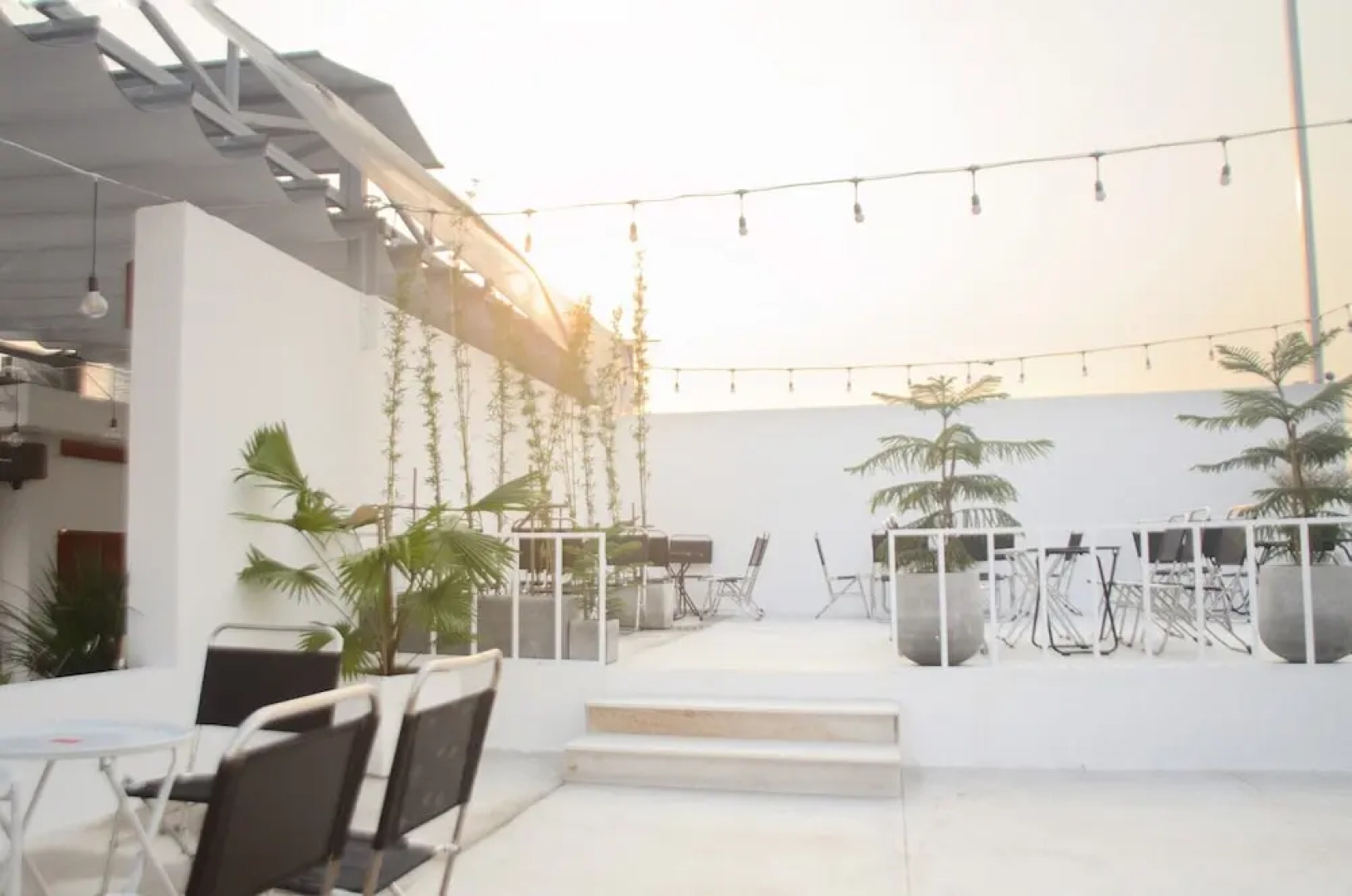 Hero Hostel & Billiards