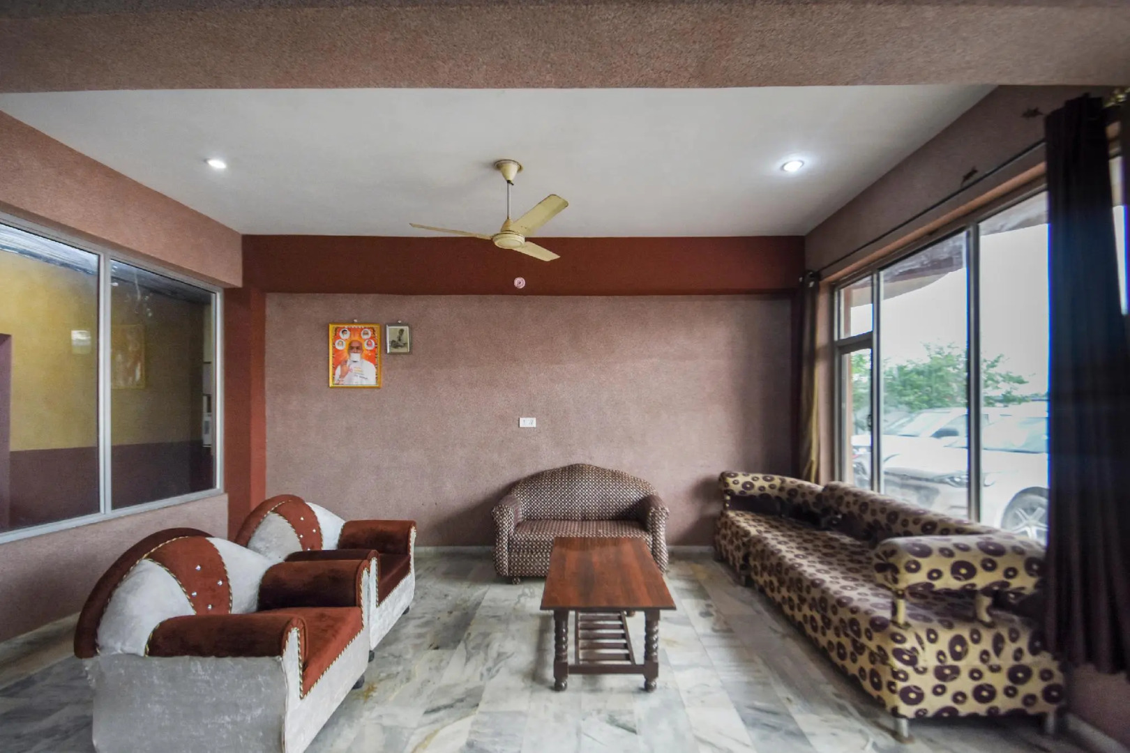 OYO 47040 Vibes Hotel