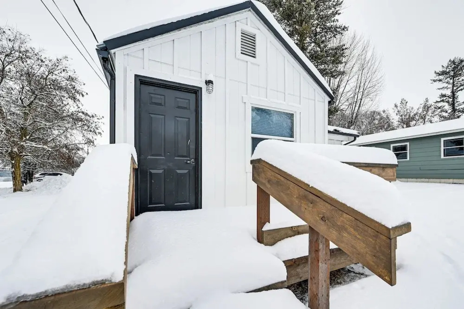 1 Mi to Main Street Polson: Updated Home w/ Deck!