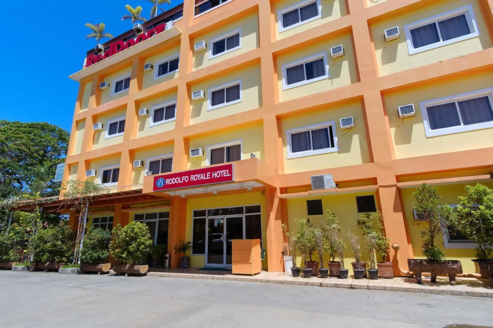 Summer Royale Pensionne