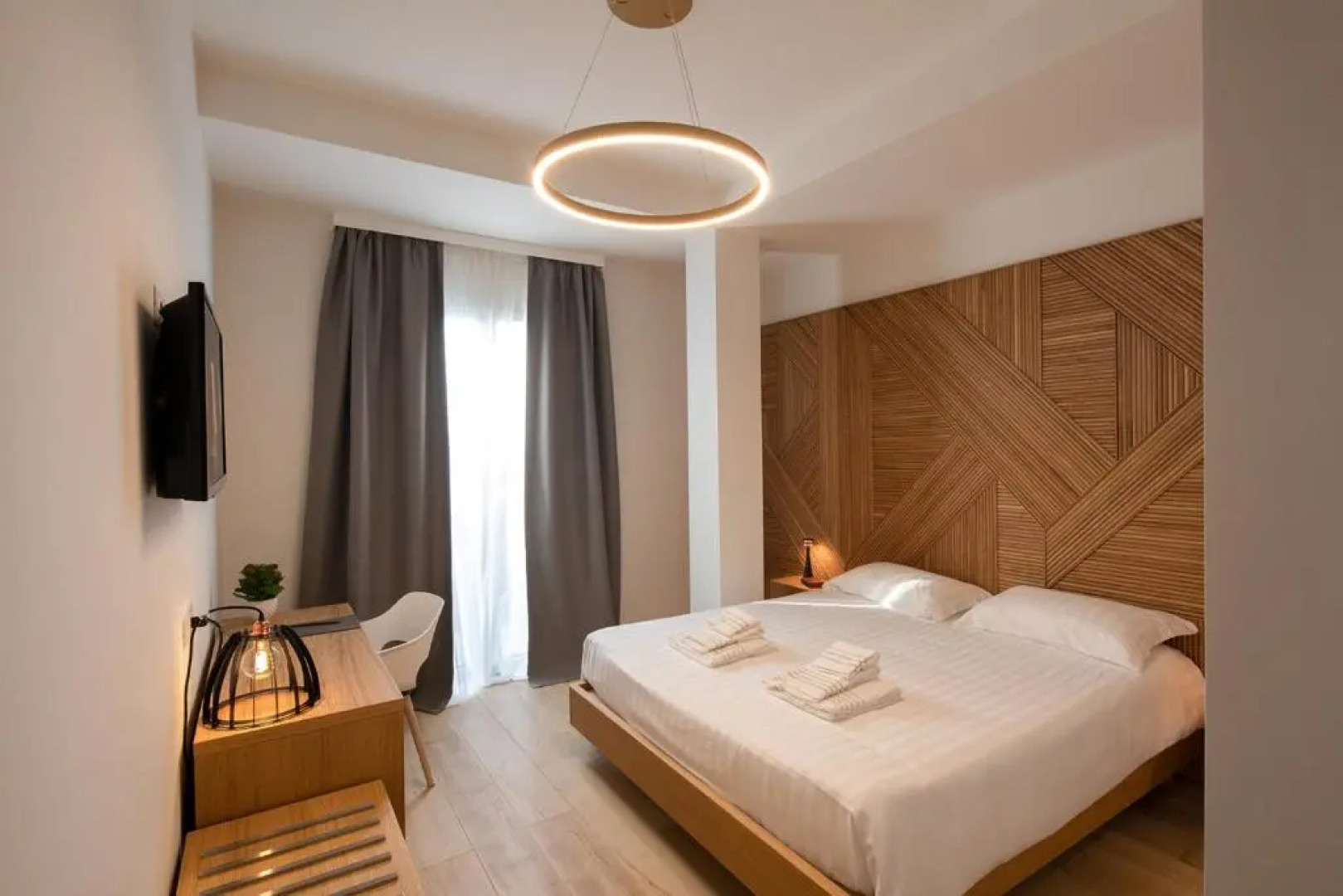 OPHELIA Lounge Restaurant Hotel