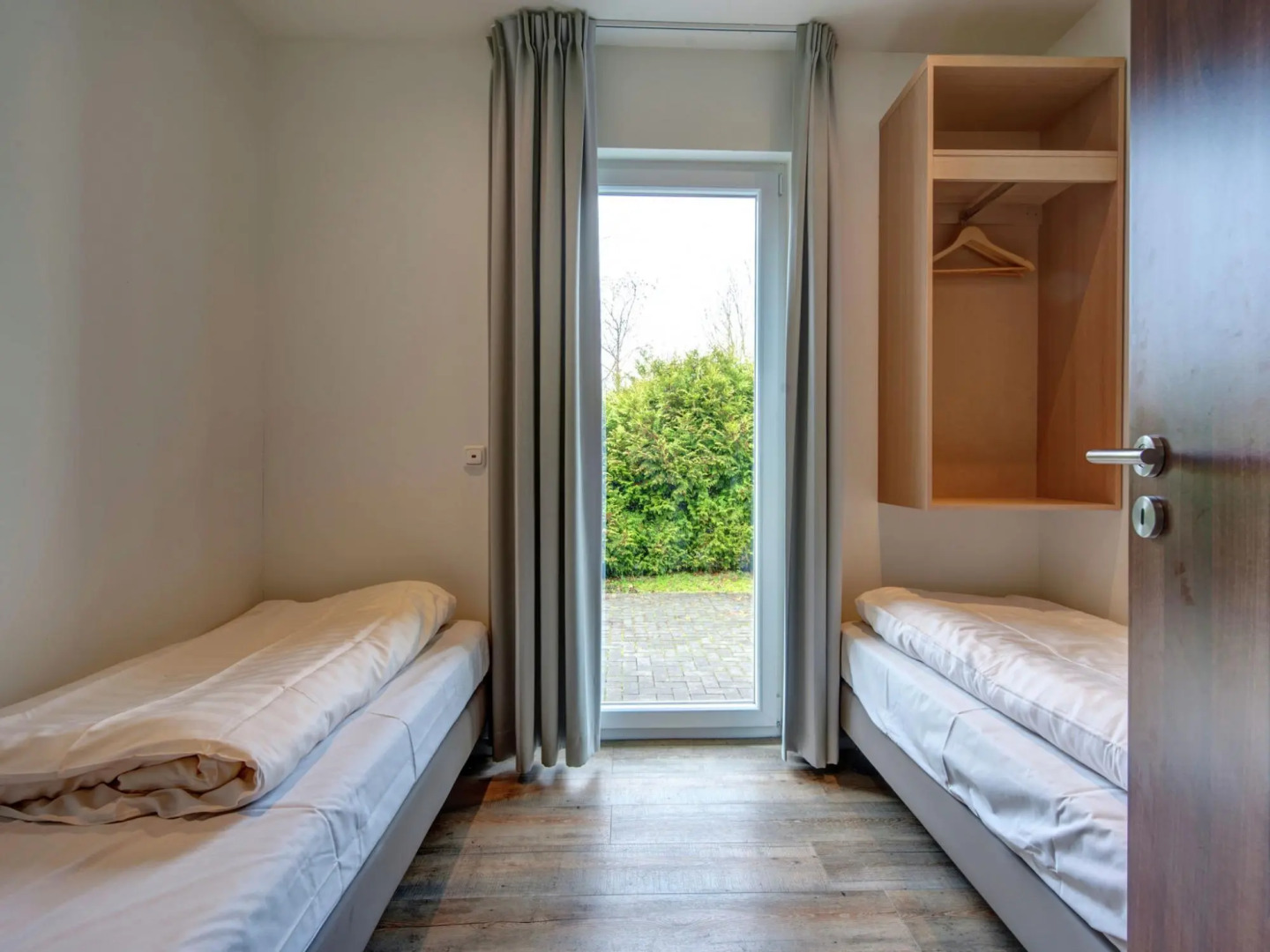 Enticing Holiday Home in Dahlem with Roofed Terrace