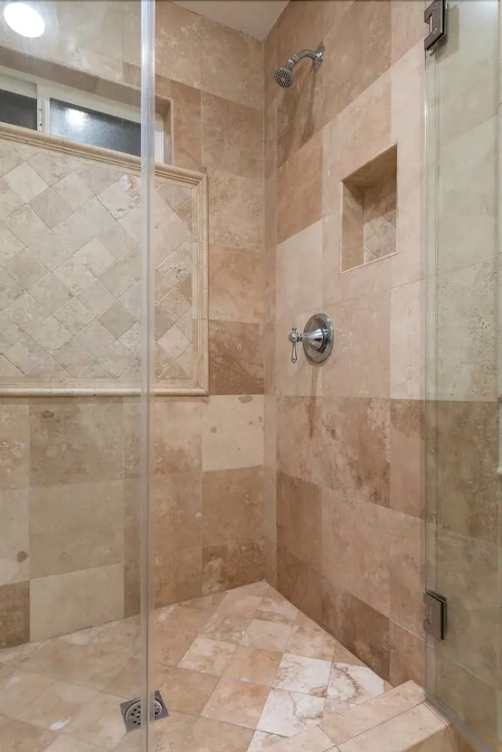 Oceanfront Malibu Beach House 1 bdr 4 Sleeps