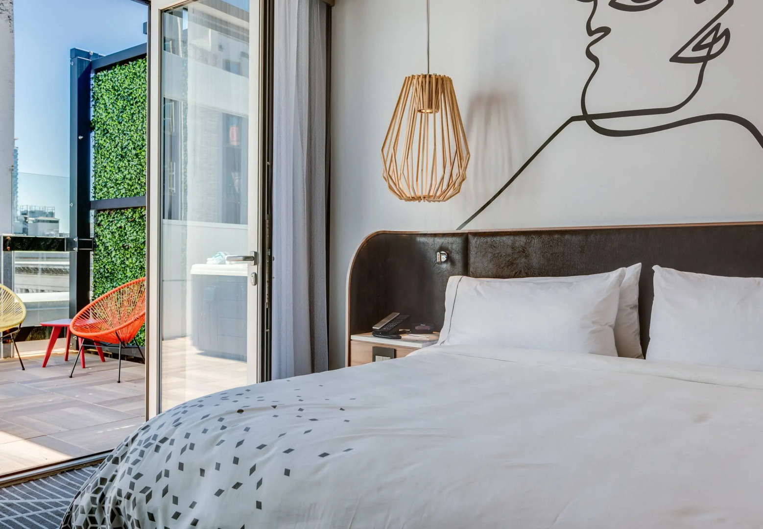 Renaissance Montreal Downtown Hotel